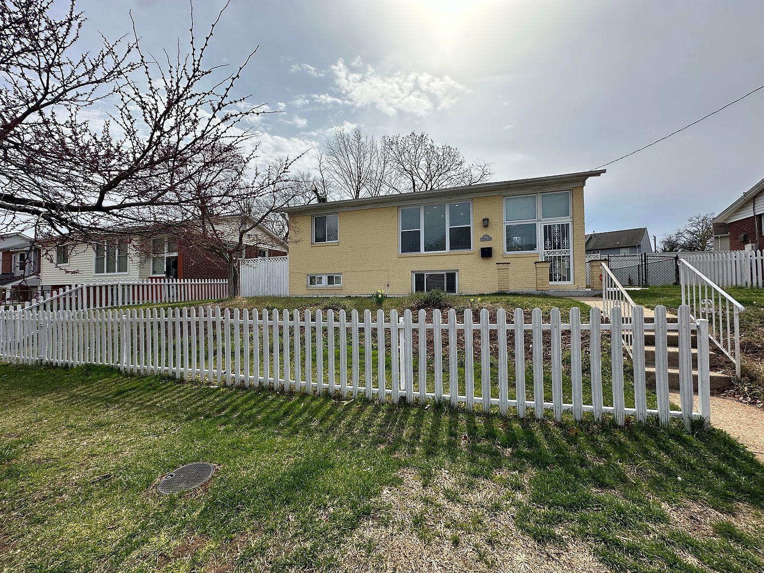 4625 Hanna Pl SE, Washington, DC 20019 | Zillow