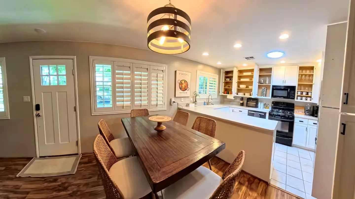 3 bed, $5,900 — Photo 3
