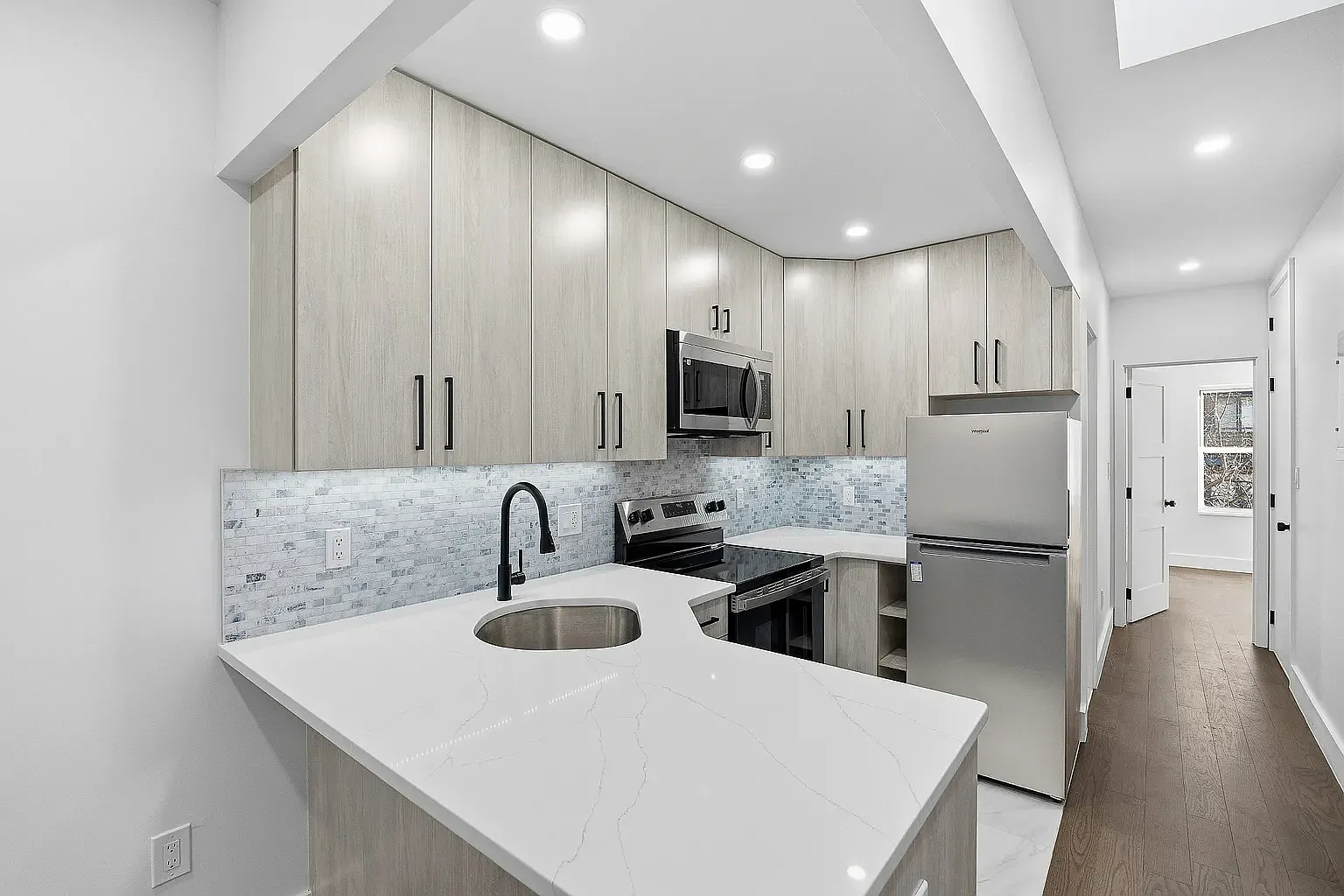 55 Ten Eyck Street — Photo 3