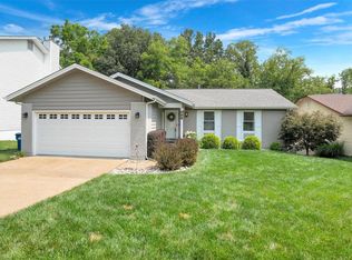 530 Vernal Hill Ct, Ballwin, MO