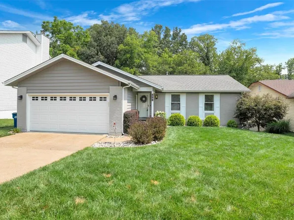 530 Vernal Hill Ct, Ballwin, MO 63021