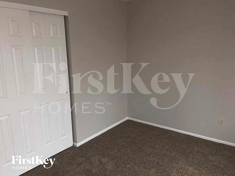 4801 Greenburg Dr — Photo 7