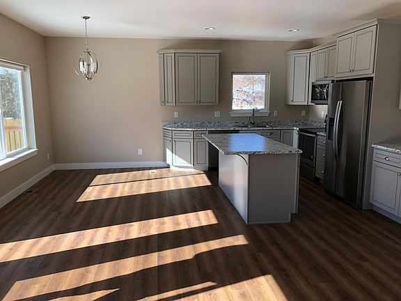 Kitchen - looking at the adjacent dining area