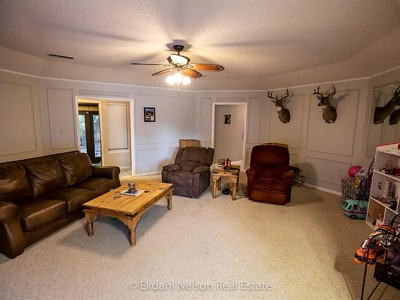 2nd image of 2925 Red Oak Cir