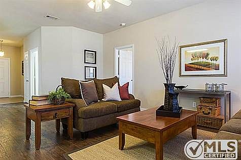3rd image of 409 Stonecreek Dr