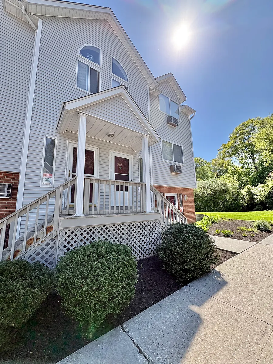 Building Photo - 925 Oronoke Rd #30L