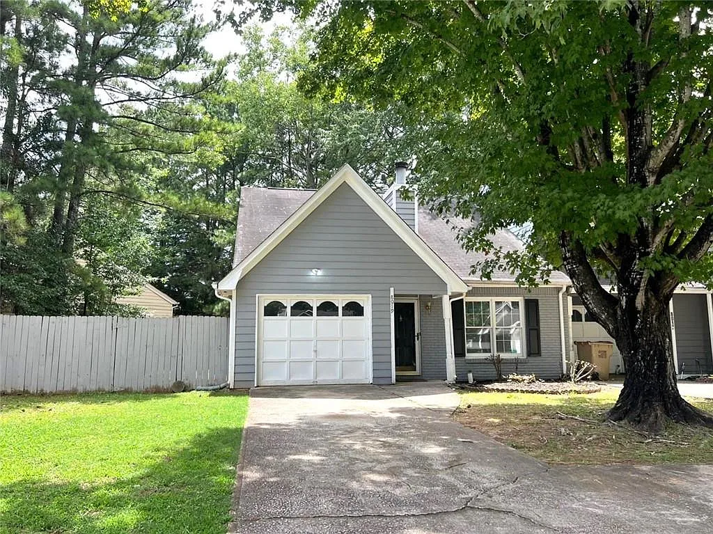 3 bed, 2.0 bath, 1263 sqft, $1,495 — Photo 2