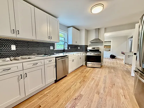 114 Woodstock St Photo 1