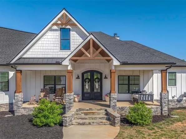 2392 Welcome Rd, Roopville, GA 30170