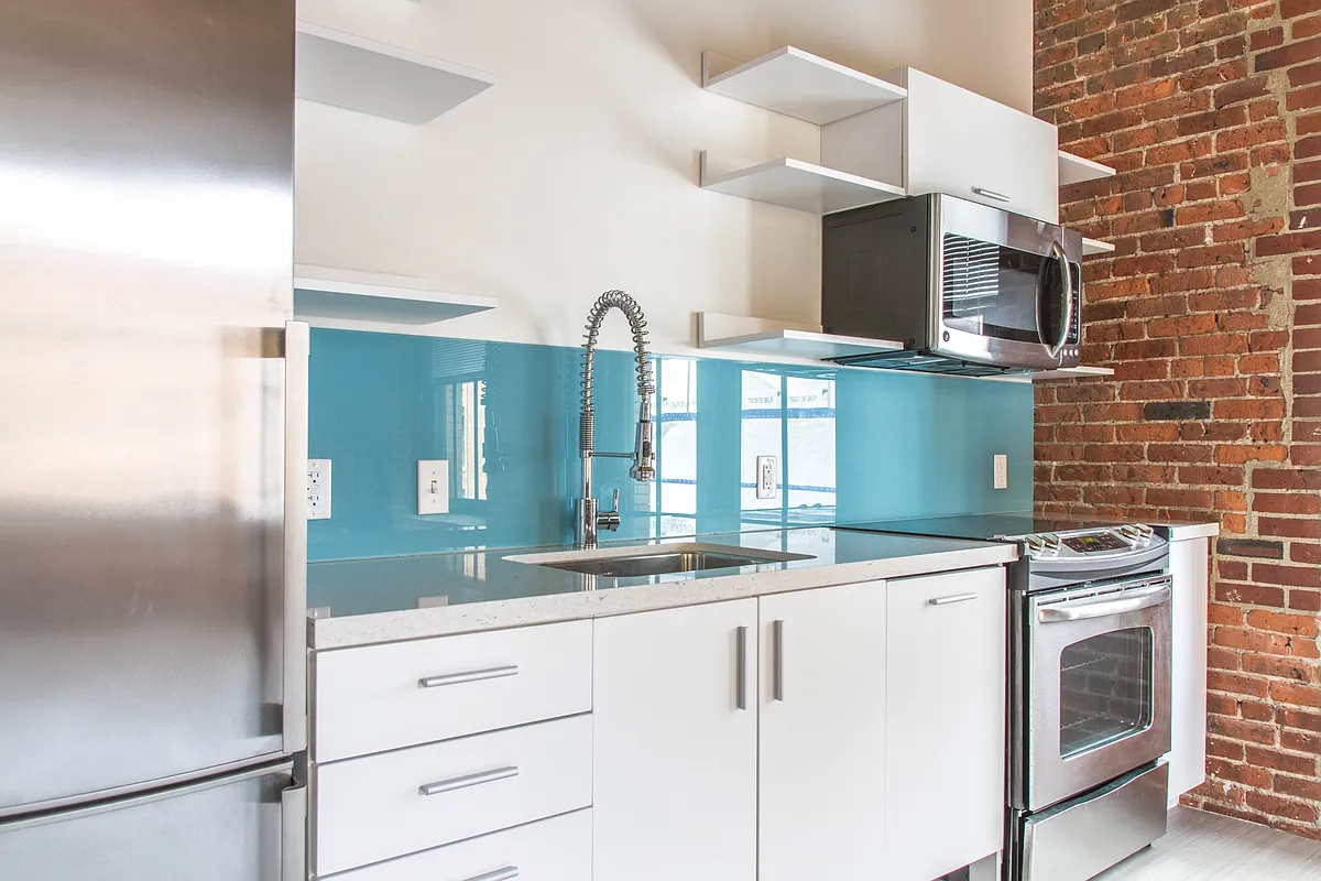 Elegant Fully Equipped Kitchens - 381 Congress Lofts