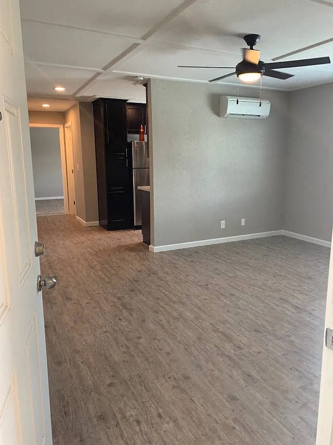 Driftwood Apartments — Photo 4