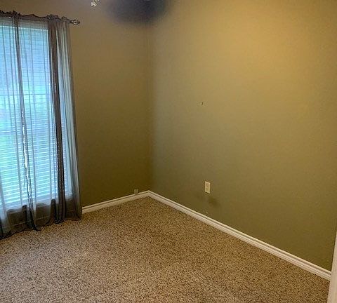 5th image of 805 Tom Temple Dr