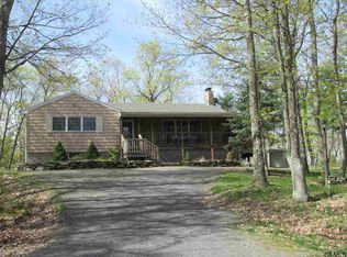 202 Stone Jug Rd, Craryville, NY 12521