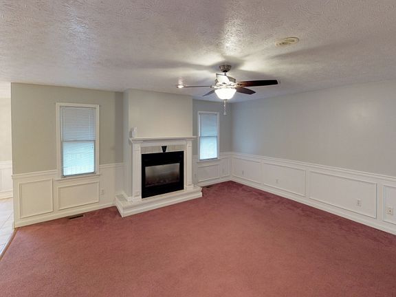 3rd image of 2618 Halifax Dr