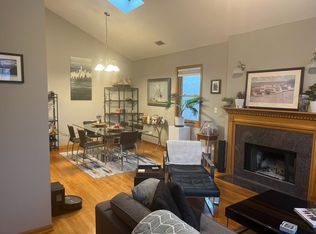 903 W Lawrence Ave APT 3W, Chicago, IL 60640