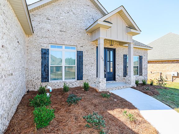 3rd image of 100 Brook Hollow Ct