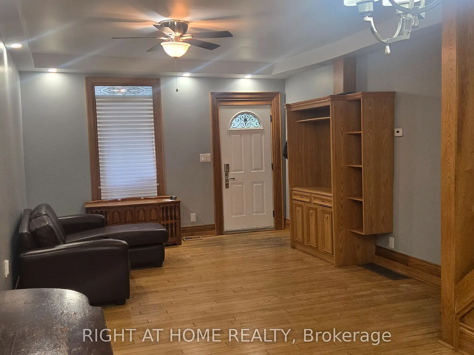 3 bed, $4,975 — Photo 2