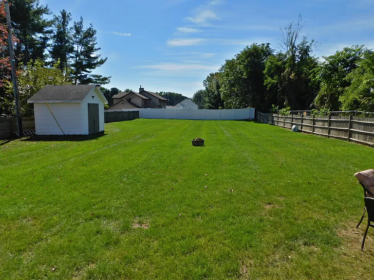 26 Patricia Ln #HOME SWEET HOME — Photo 16