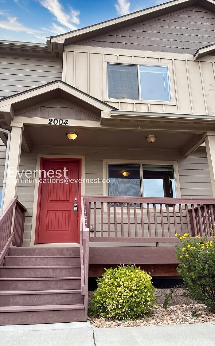 2 bed, 2.5 bath, 1475 sqft, $1,895 — Photo 3