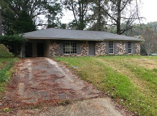 402 Pleasant Valley Dr, Vicksburg, MS 39180
