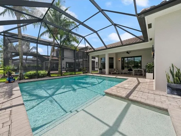 3264 Pacific DR, NAPLES, FL 34119