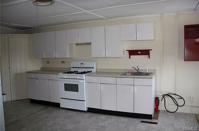 2nd image of 64 Clinton St