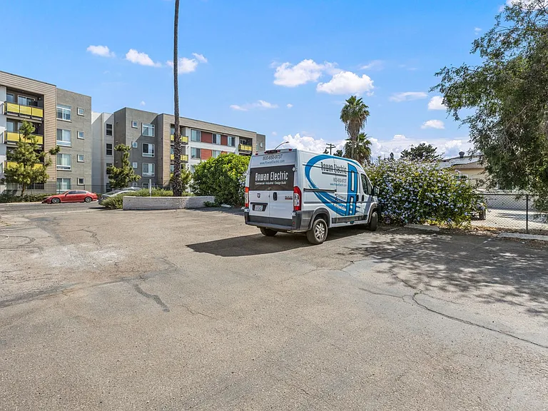 6305 Stanley Ave #12 — Photo 7