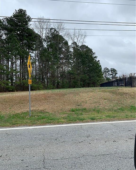 2nd image of 4065 Ridge Rd