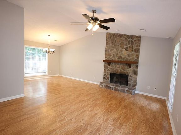 3rd image of 3946 Blake Ct NW