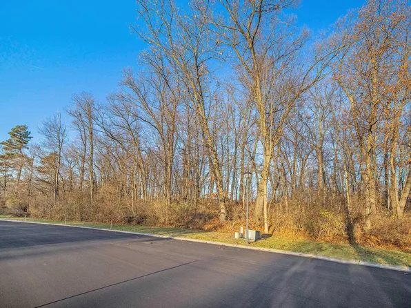 53068 Summer Breeze Dr #G, South Bend, IN 46637