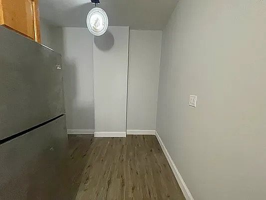 4th image of 23-36 Crescent St #1