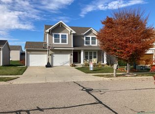 515 Nantucket Dr, Lansing, MI 48906