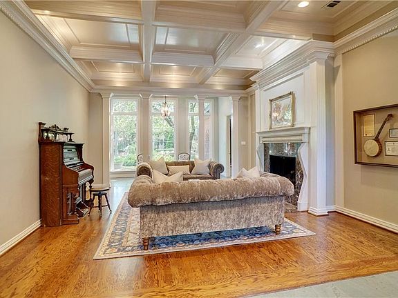 4th image of 3001 Edgewood Ln