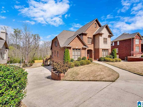2nd image of 2431 Huntington Glen Dr