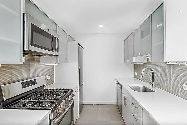 1st image of 2167 2nd Ave #6E