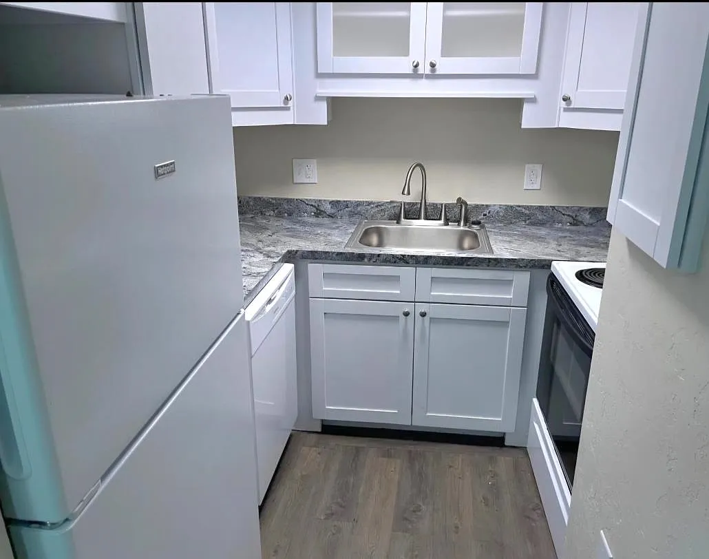 1 bed, 840 sqft, $915 — Photo 2