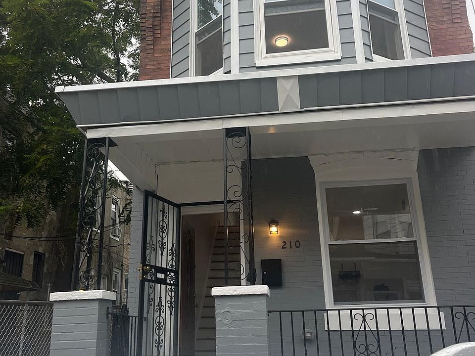 1st image of 210 Ramsey St