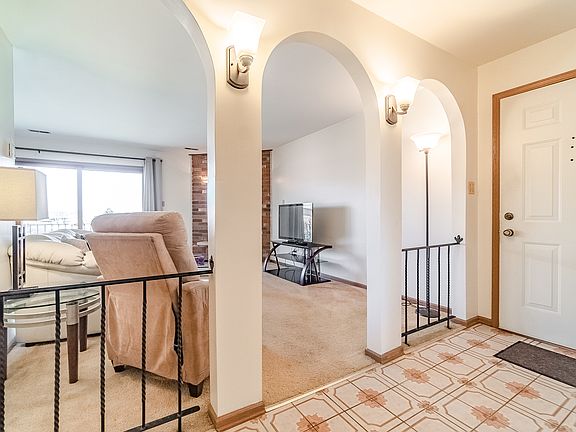 3rd image of 15723 Foxbend Ct APT 2W