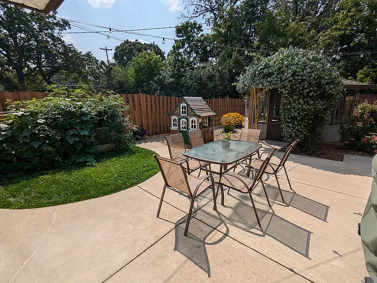 6228 Newton Ave S — Photo 53