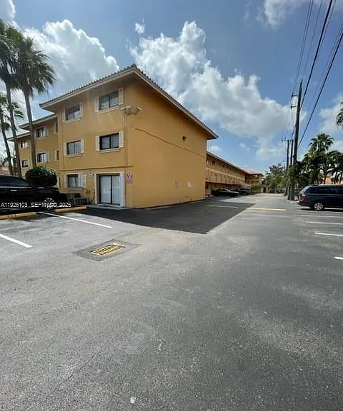 180 Royal Palm Rd #109 — Photo 5