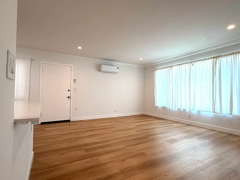 6125 Eleanor Ave #1 — Photo 9