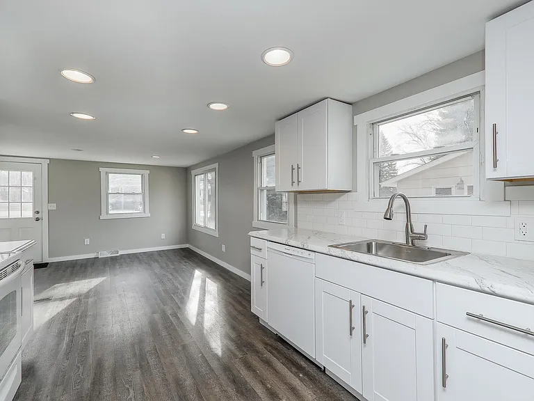 4410 Buckley Rd — Photo 1