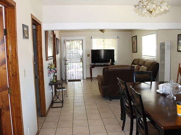 5th image of 324 E Santa Paula St