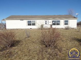 10728 Trail Ridge Dr, Ozawkie, KS 66070