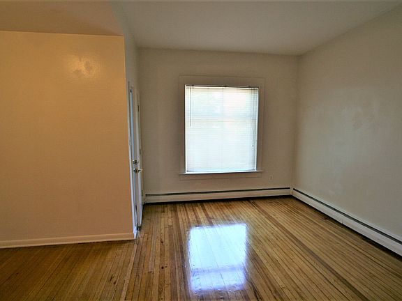 3rd image of 1144 York St APT 103