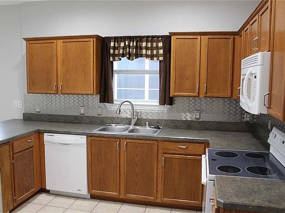 2nd image of 9841 Cedarcrest Dr