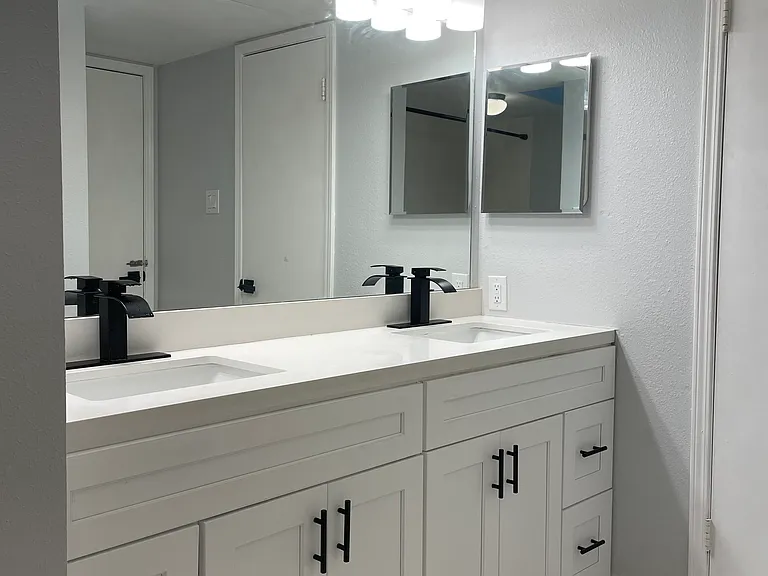 332 W Harwood Rd #B — Photo 22