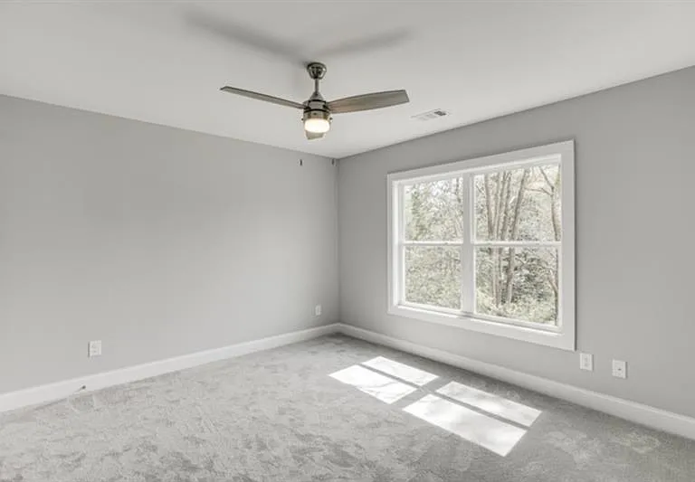 1641 E Broad St — Photo 20