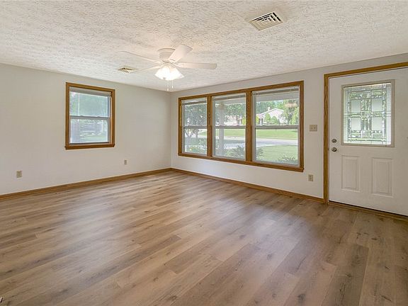 5th image of 699 Hadcock Rd