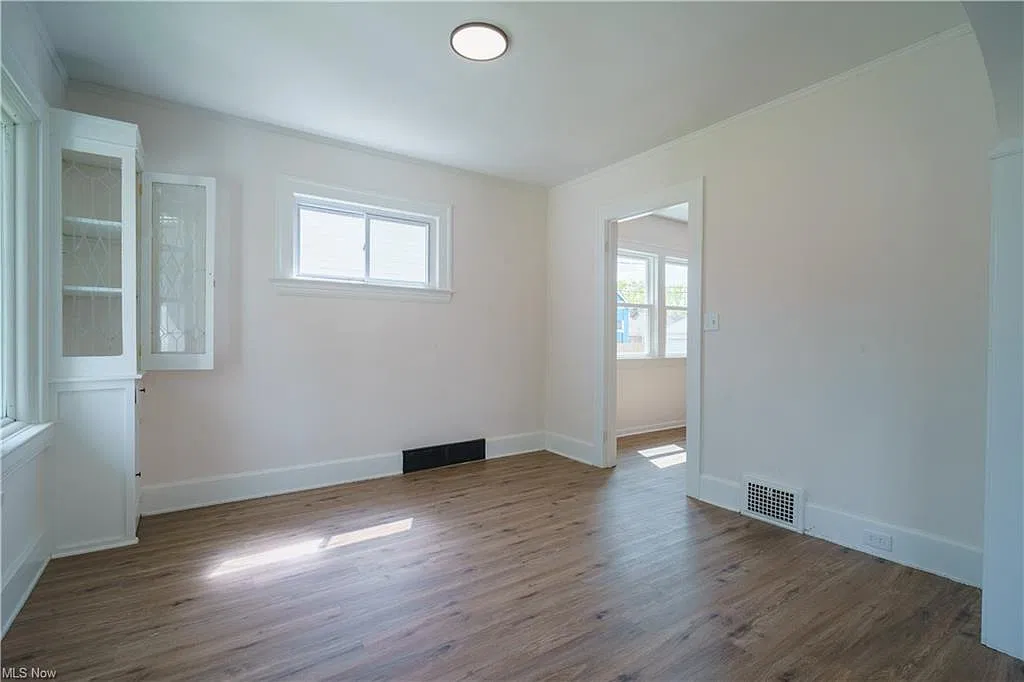 3 bed, 1.5 bath, 1260 sqft, $1,400 — Photo 3